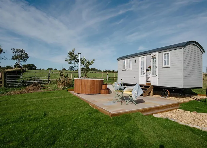 Shepherds Hut At Chenhall Farm