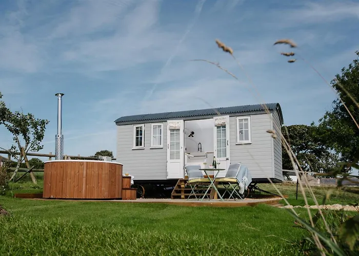 Shepherds Hut At Chenhall Farm