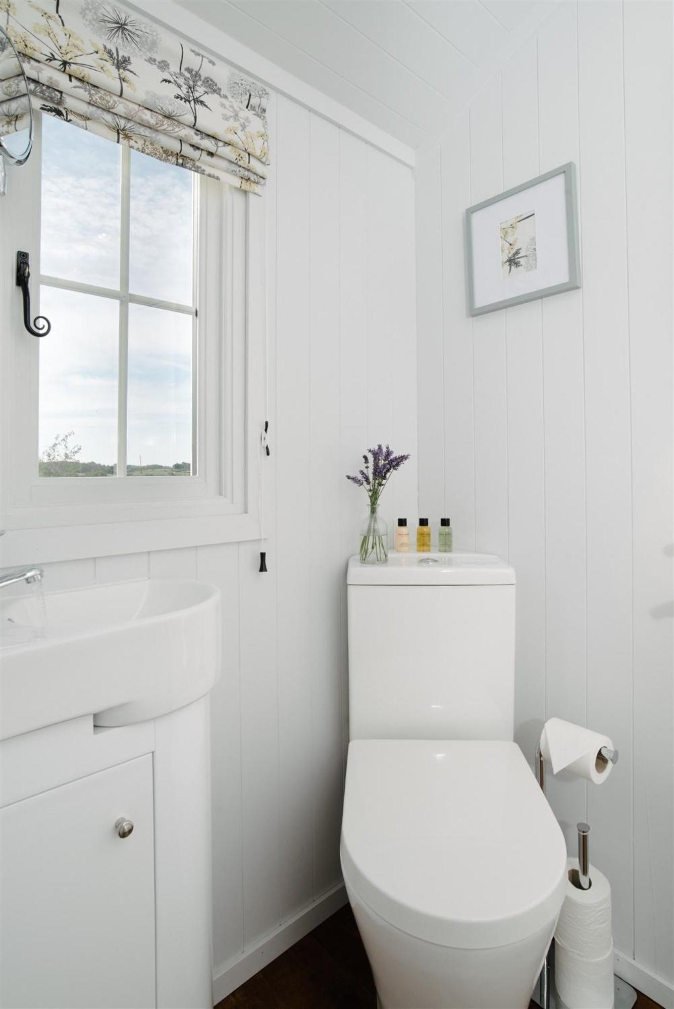 Apartment Shepherds Hut At Chenhall Farm