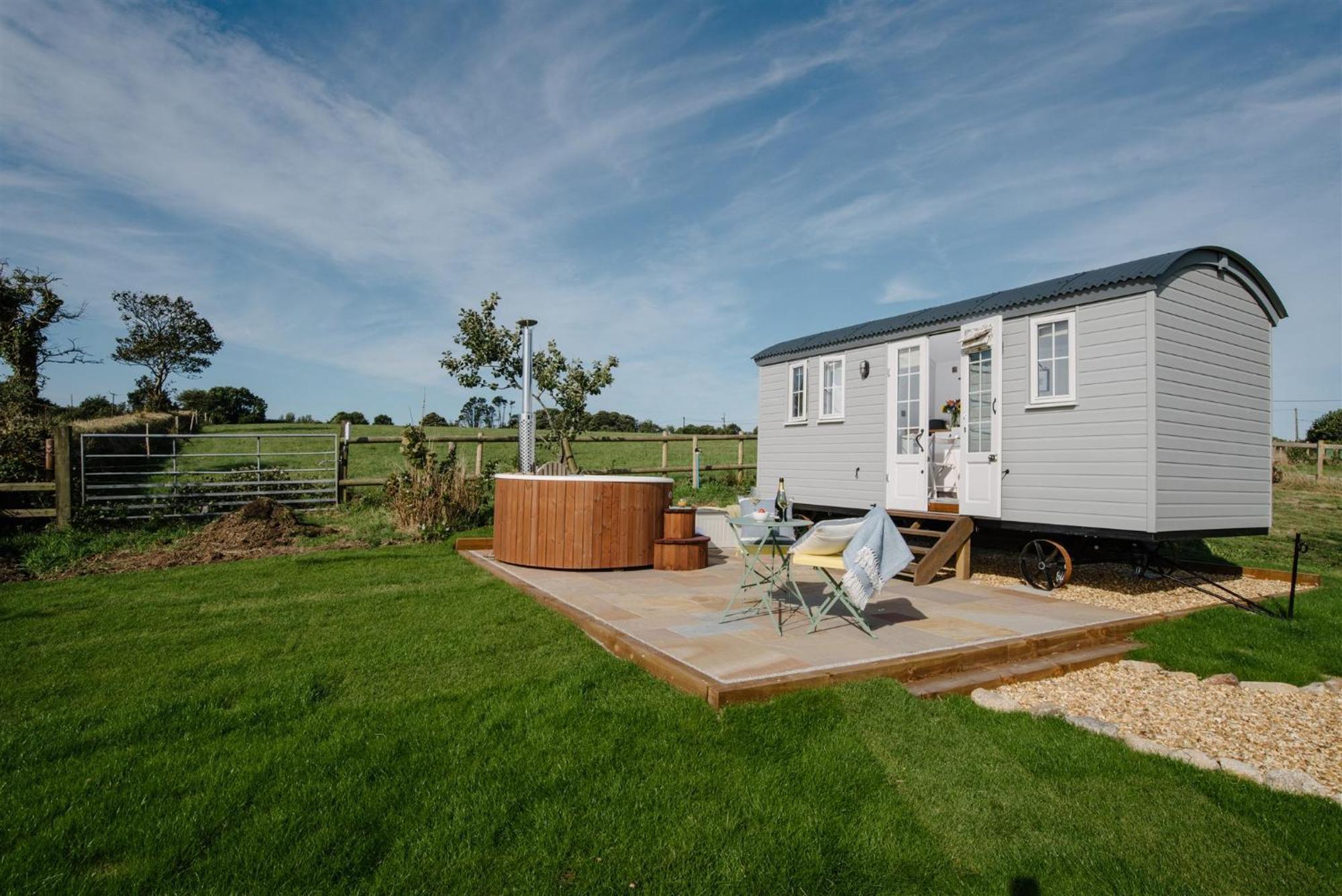 Apartment Shepherds Hut At Chenhall Farm *
