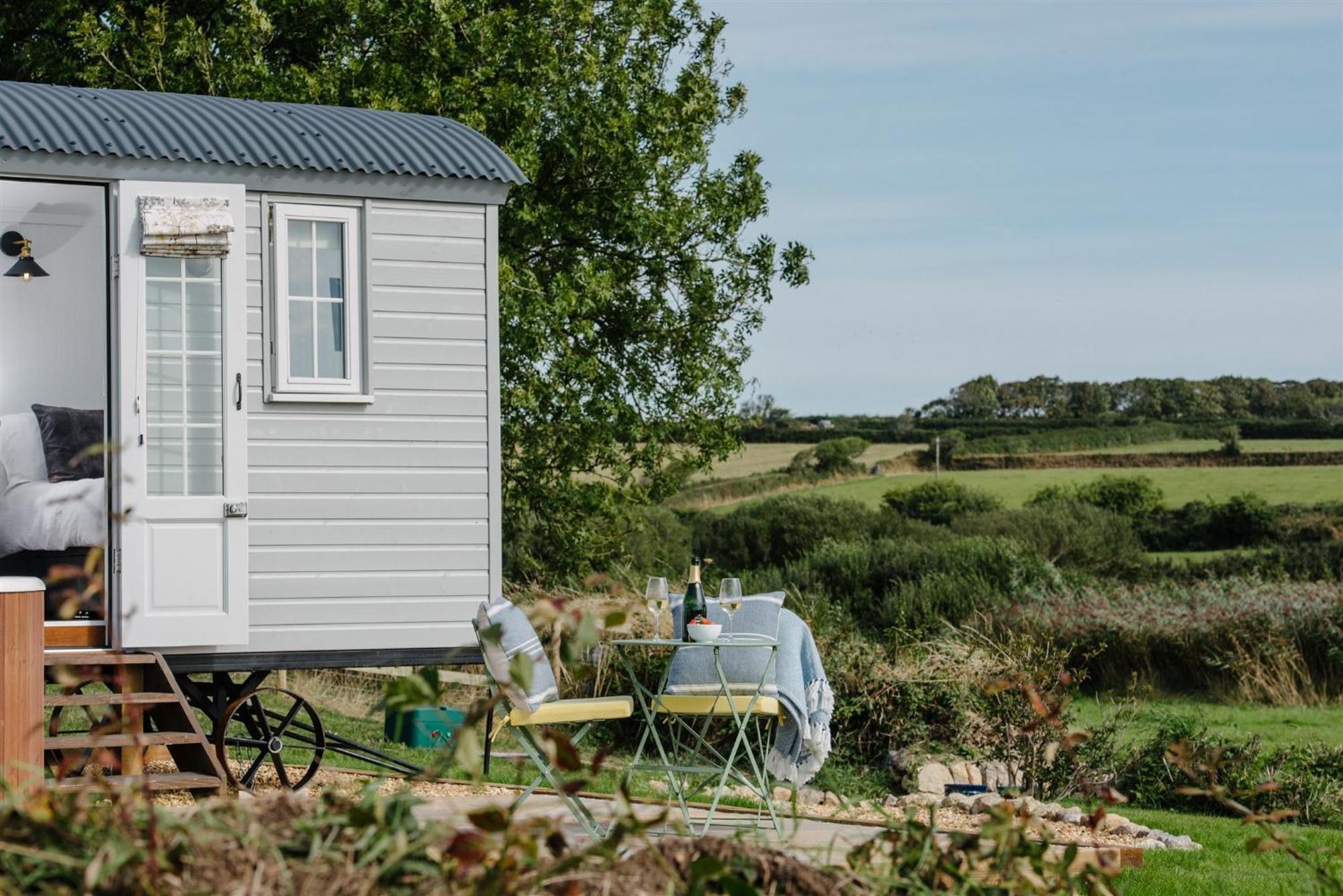 Shepherds Hut At Chenhall Farm * Helston