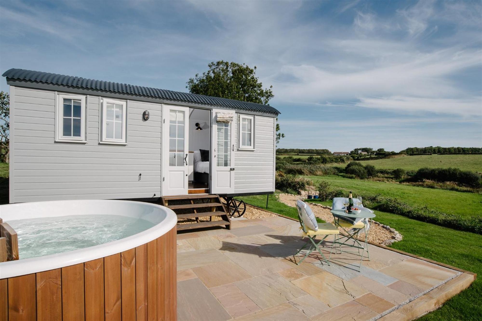 Shepherds Hut At Chenhall Farm Helston