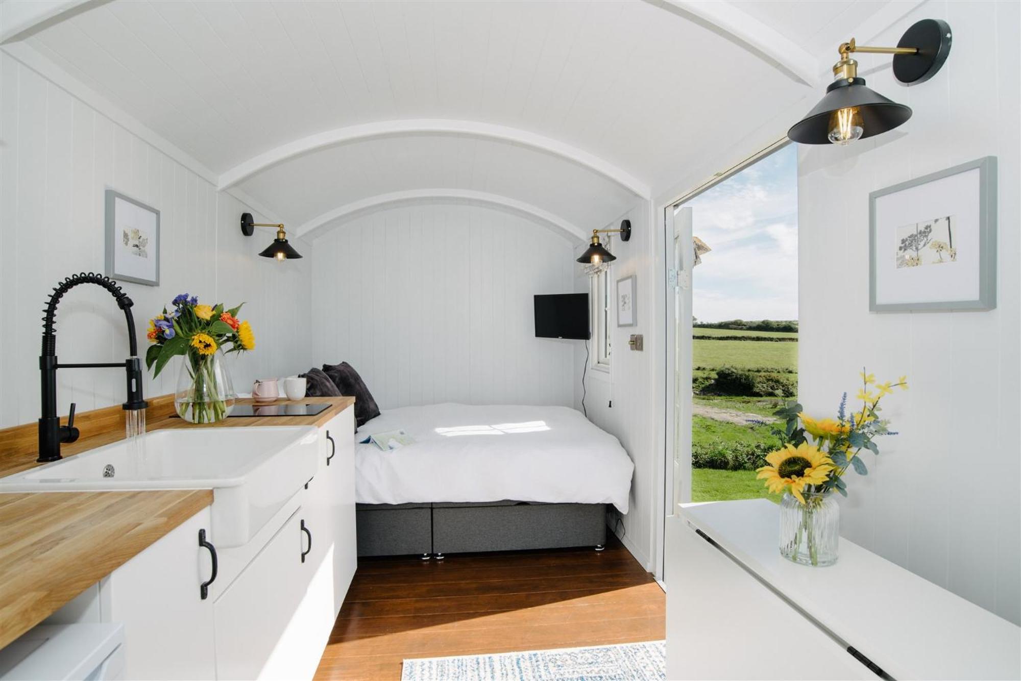 Shepherds Hut At Chenhall Farm Helston