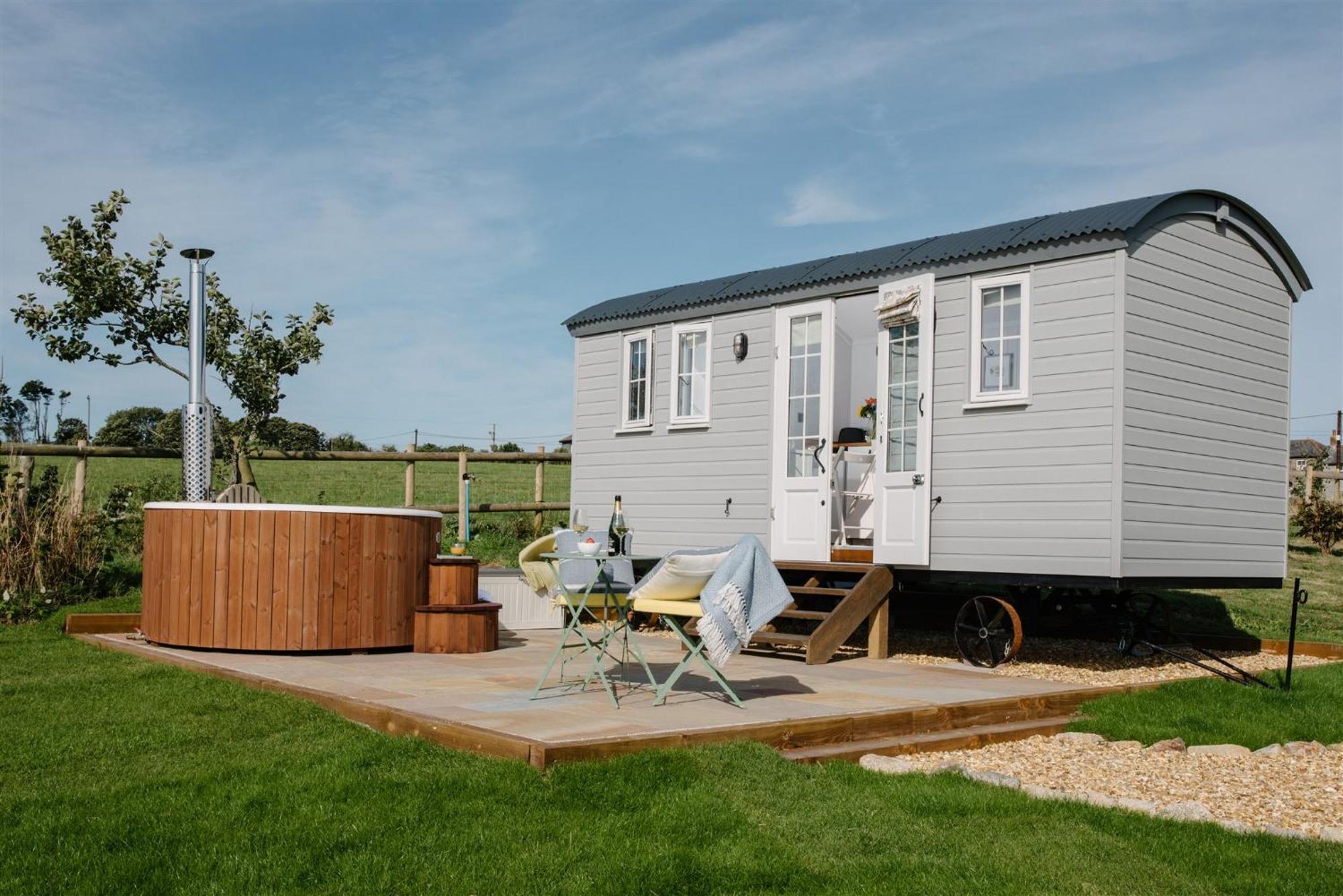 Apartment Shepherds Hut At Chenhall Farm *